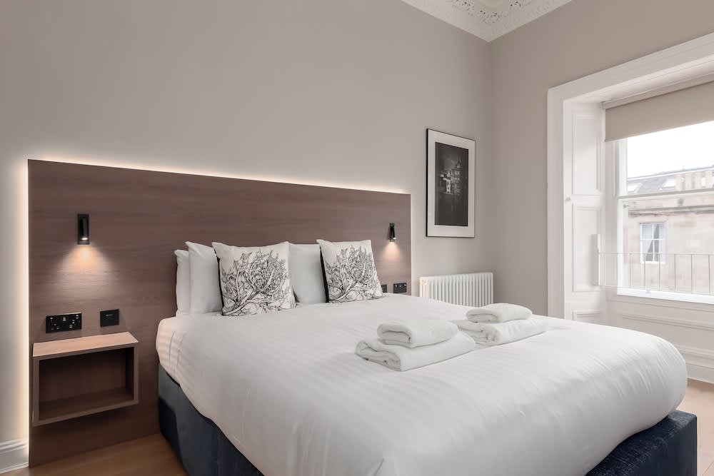 Destiny Scotland George IV Apartments 2