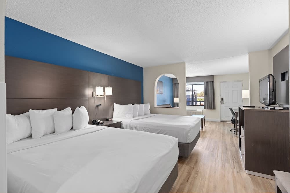 Baymont by Wyndham Orlando East 2