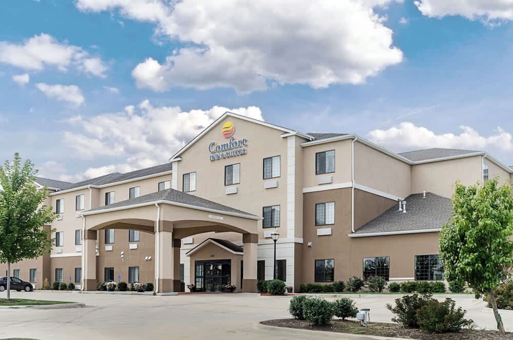 Comfort Inn & Suites Lawrence - University Area 1