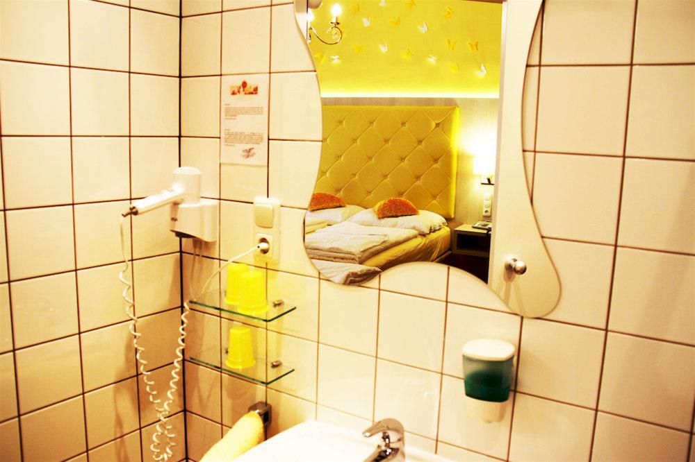 Very Central, 5 min to city center, Self Check In 1