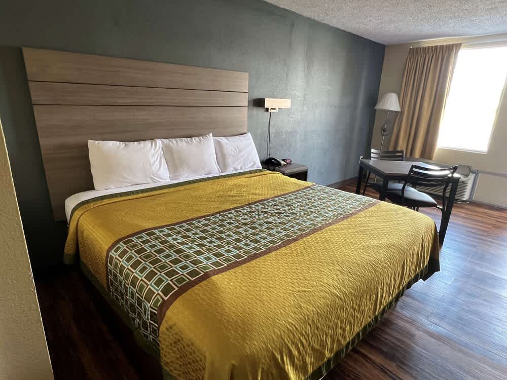 Knights Inn Lumberton 2
