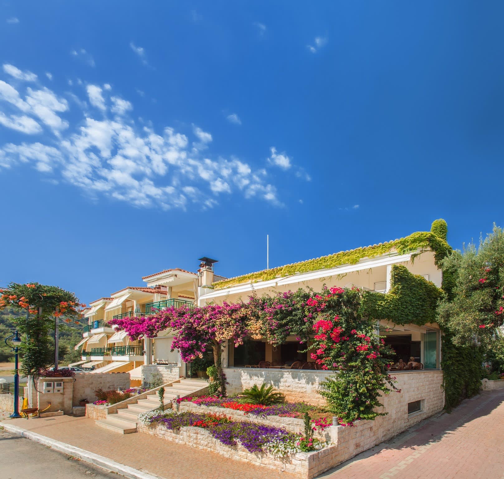 Loutra Beach Hotel 2