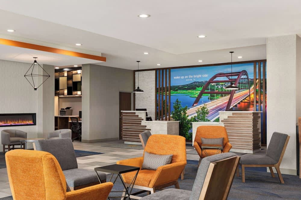 La Quinta Inn & Suites by Wyndham Austin South 2