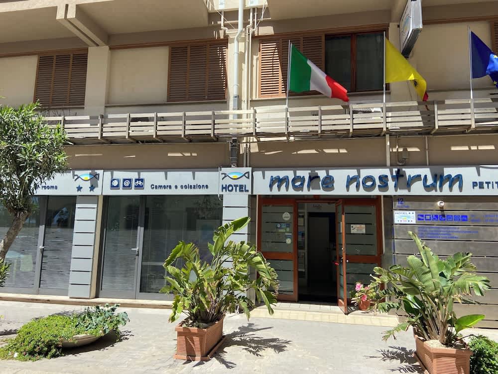 Mare Nostrum Petit Hôtel 1