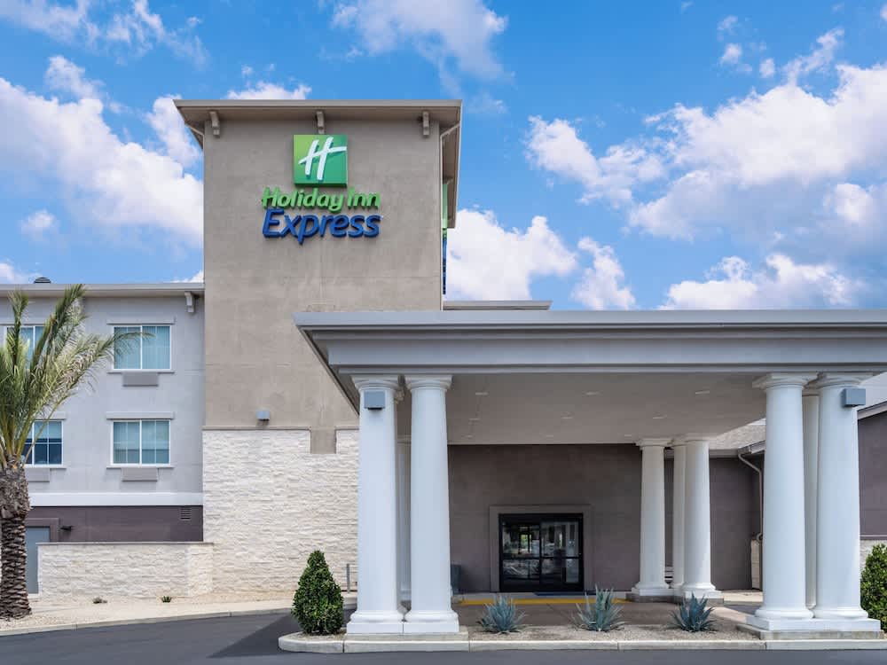 Holiday Inn Express Hotel & Suites Lodi by IHG 1