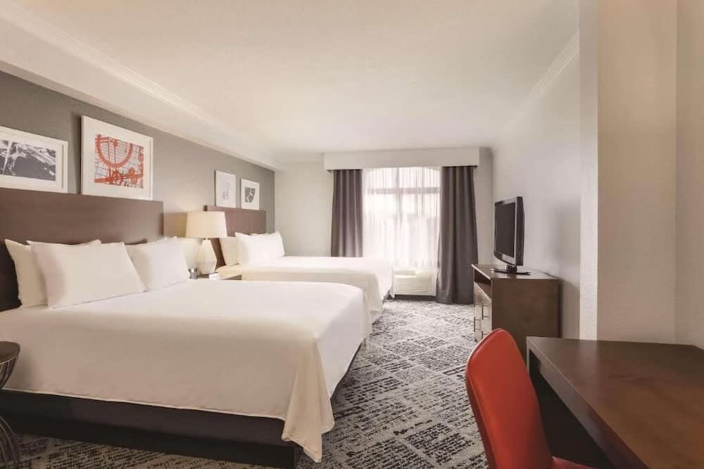Pace Hotel Addison 5