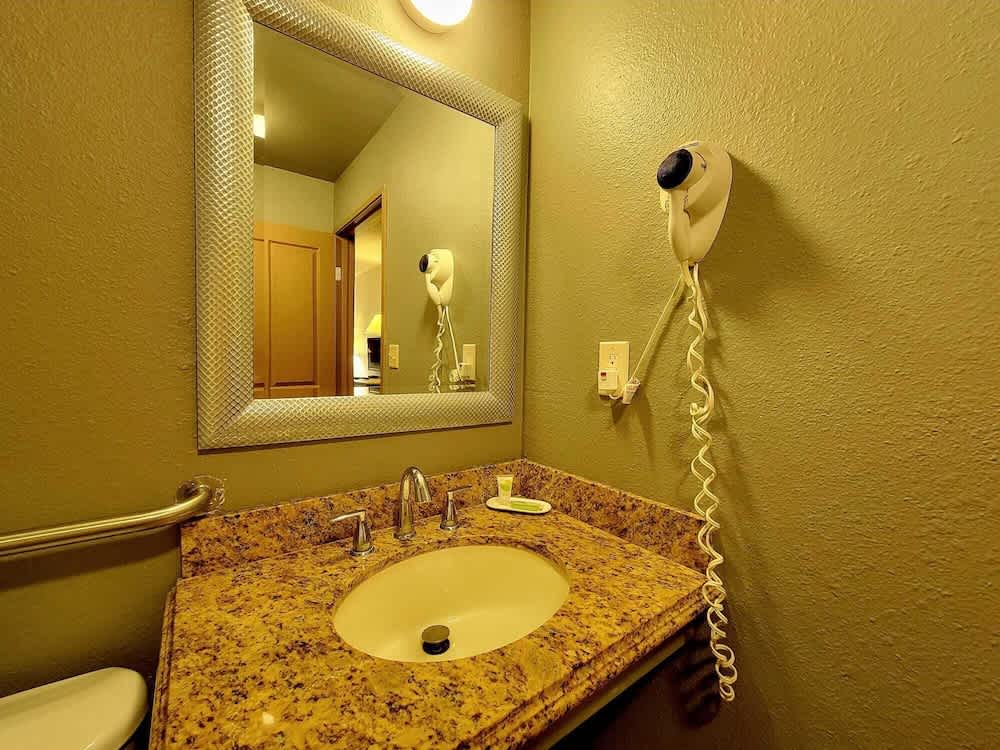 Rockview Hotel Castle Rock Downtown 5