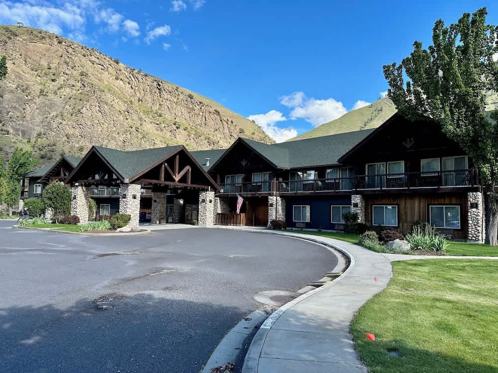 Salmon Rapids Lodge 1