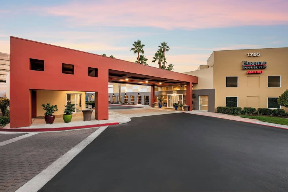 Fairfield Inn and Suites by Marriott San Jose Airport 1