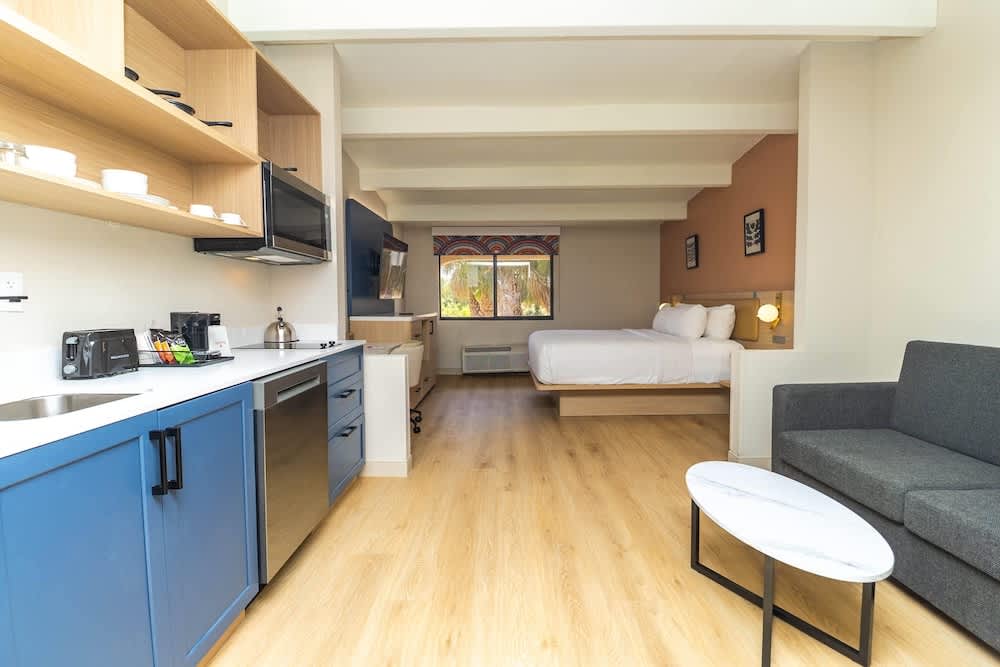 Ramada by Wyndham Davenport Orlando South 1