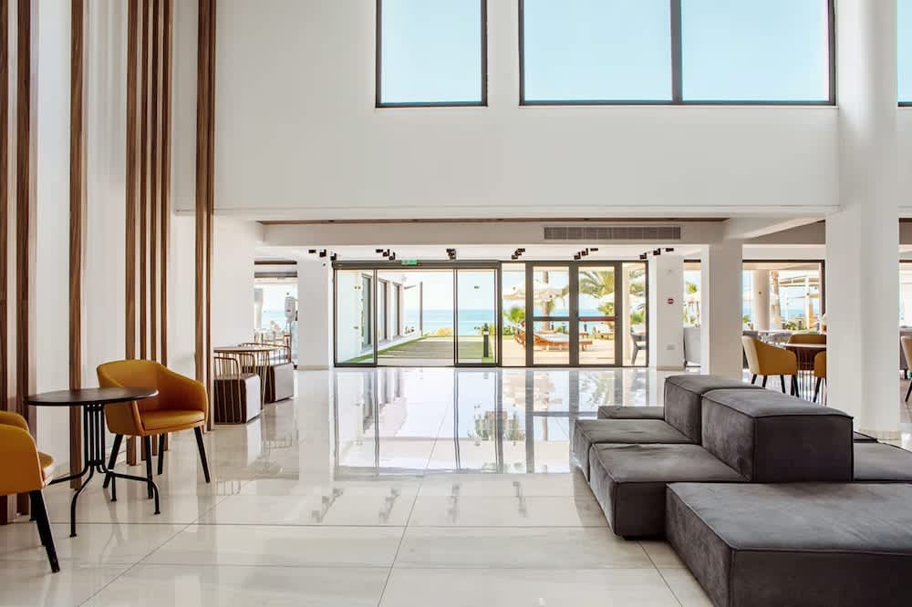 Piere - Anne Beach Hotel 2