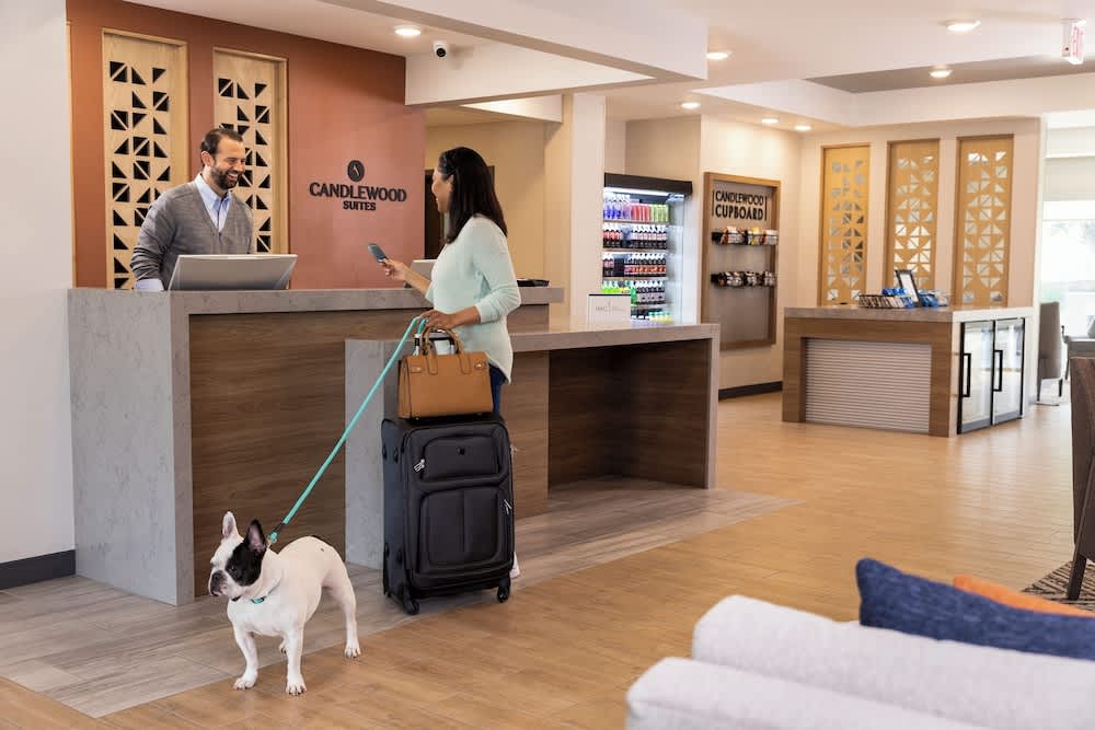 Candlewood Suites ORANGE by IHG 2
