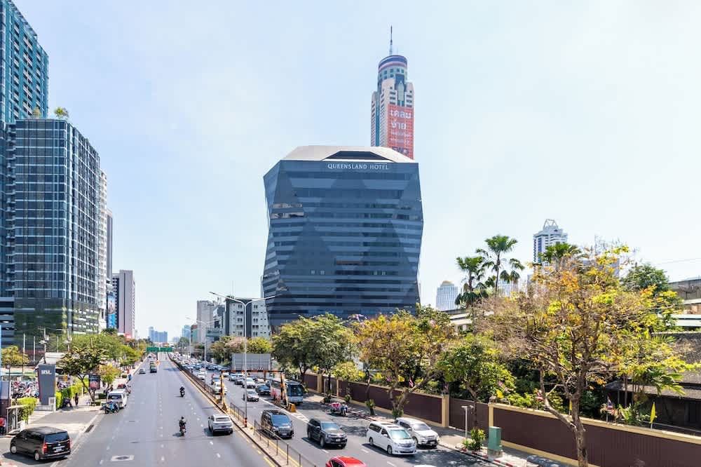Queensland Hotel Bangkok 1