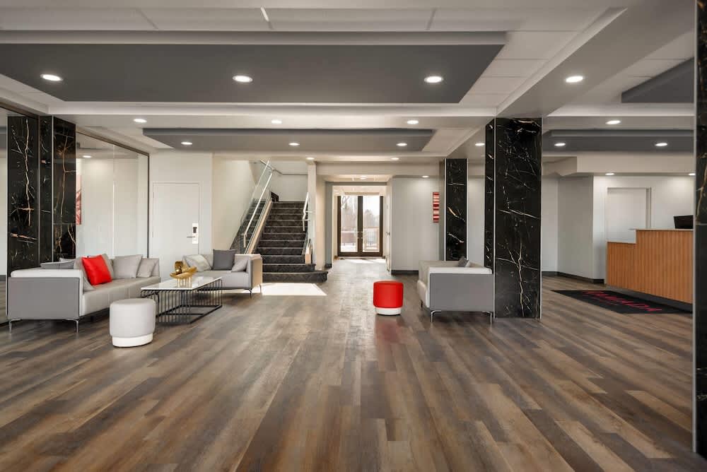 Ramada by Wyndham West Edmonton Hotel & Suites 2