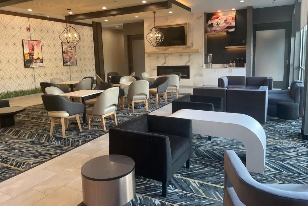 La Quinta Inn & Suites by Wyndham Olive Branch 4
