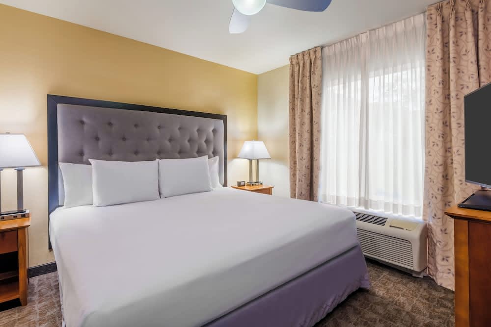 Larkspur Landing Extended Stay Suites St. Louis Riverport - Airport West 1