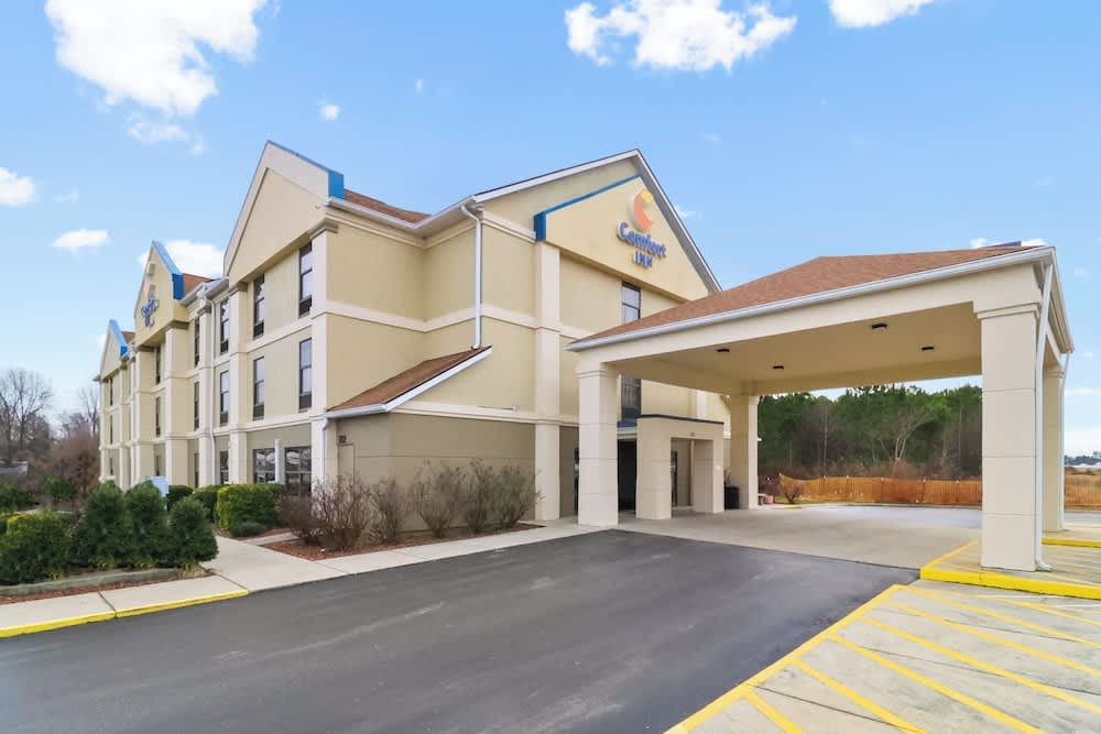 Comfort Inn Dunn near I-95 1