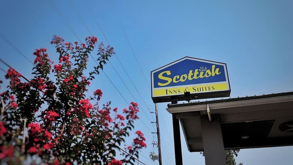 Scottish Inns & Suites Shenandoah Woodlands Mall 1