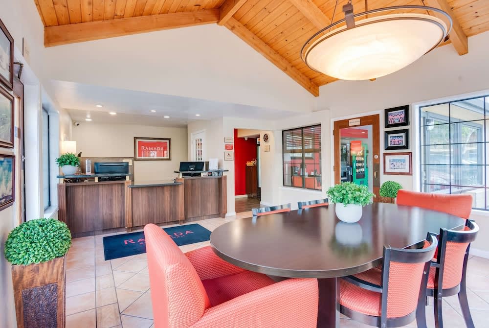 Ramada by Wyndham Mountain View 2