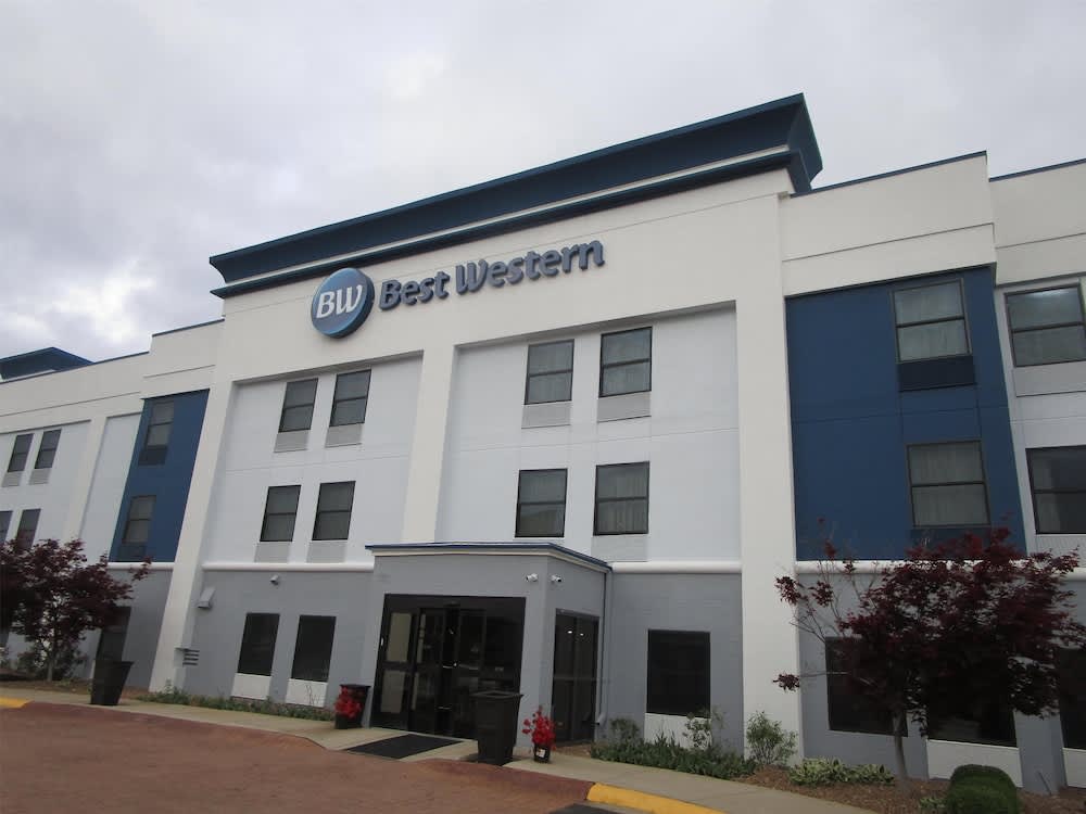 Best Western St. Louis Fairview Heights 1
