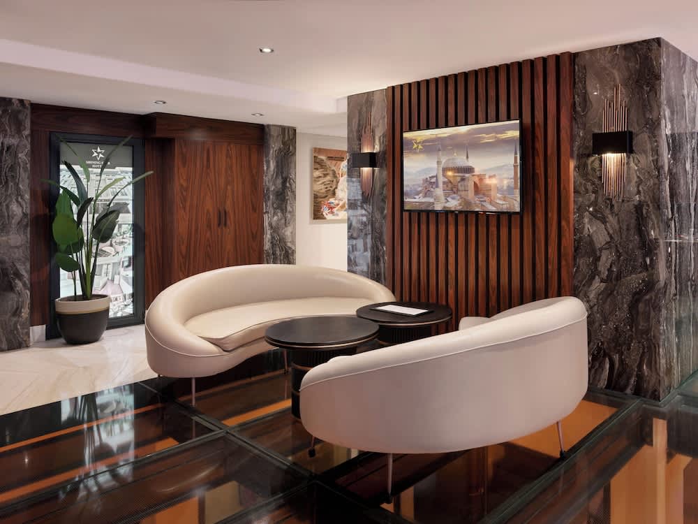 Shining Star Hotel 5