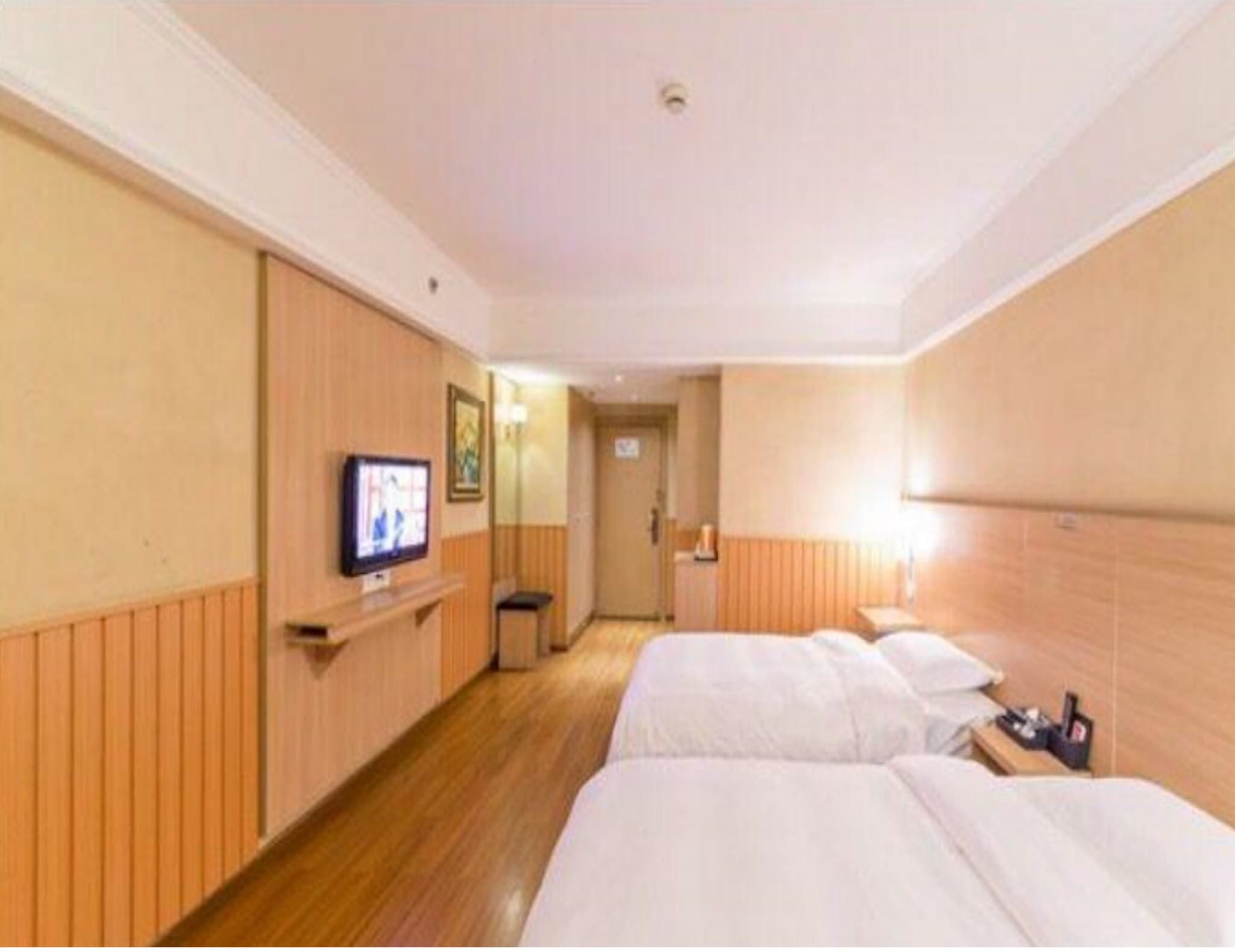 ibis Chongqing Ranjiaba 2