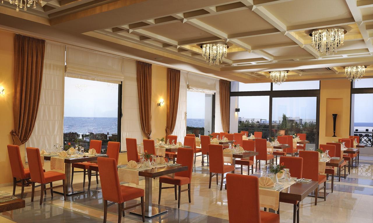 Grand Hotel Holiday Resort 2