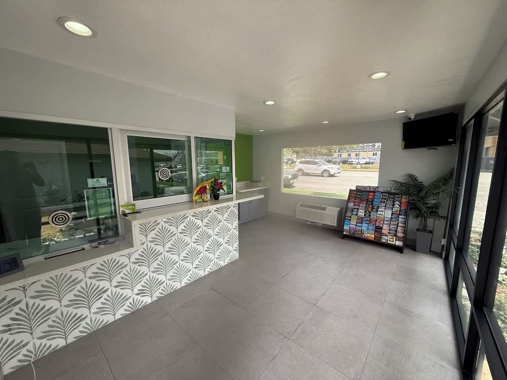 Hi-Way Host Motel 2