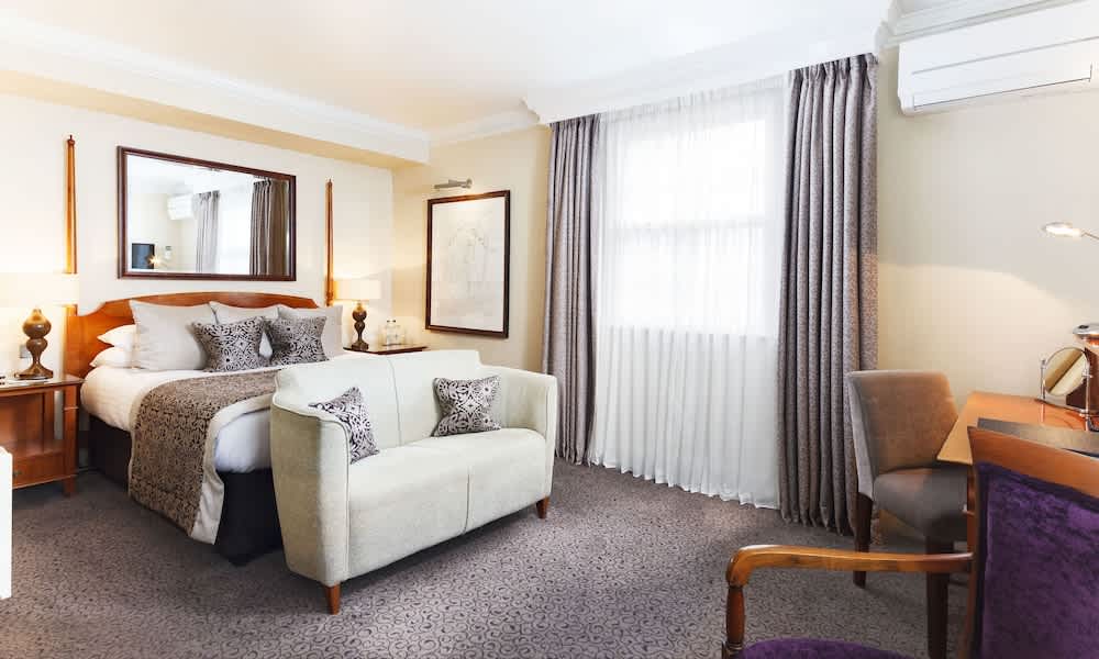 Brandshatch Place Hotel & Spa 2