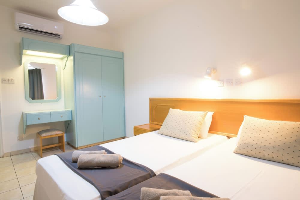 DebbieXenia Hotel Apartments Annex 3