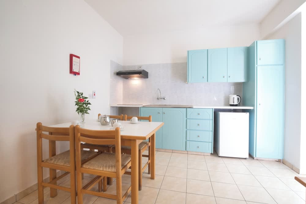 DebbieXenia Hotel Apartments Annex 5