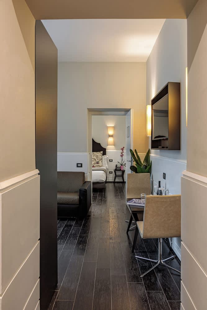 The Independent Suites 5