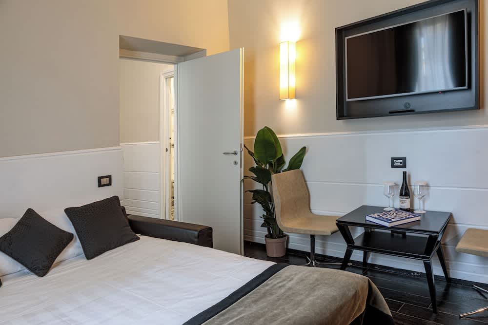 The Independent Suites 2