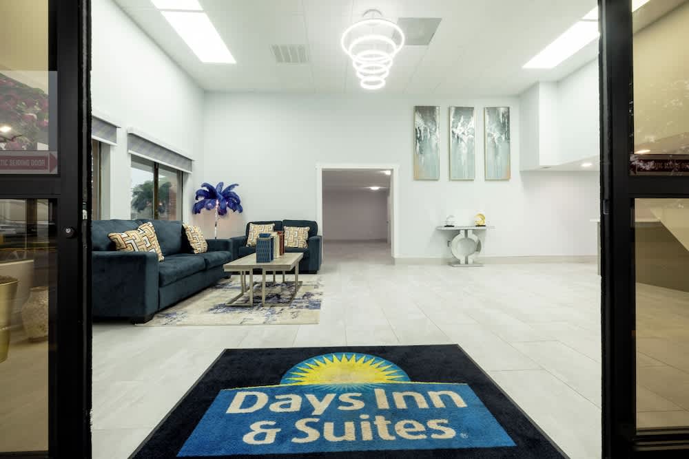 Days Inn & Suites by Wyndham Bossier City/Casino Area 1