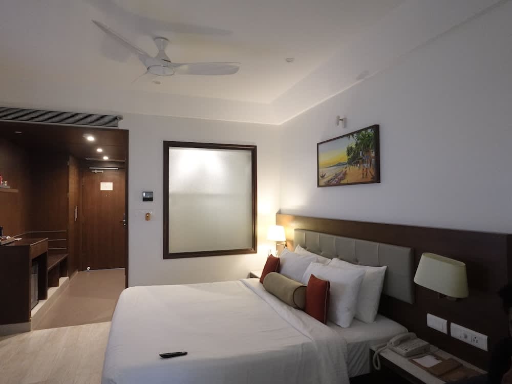 Sobit Sarovar Portico 1