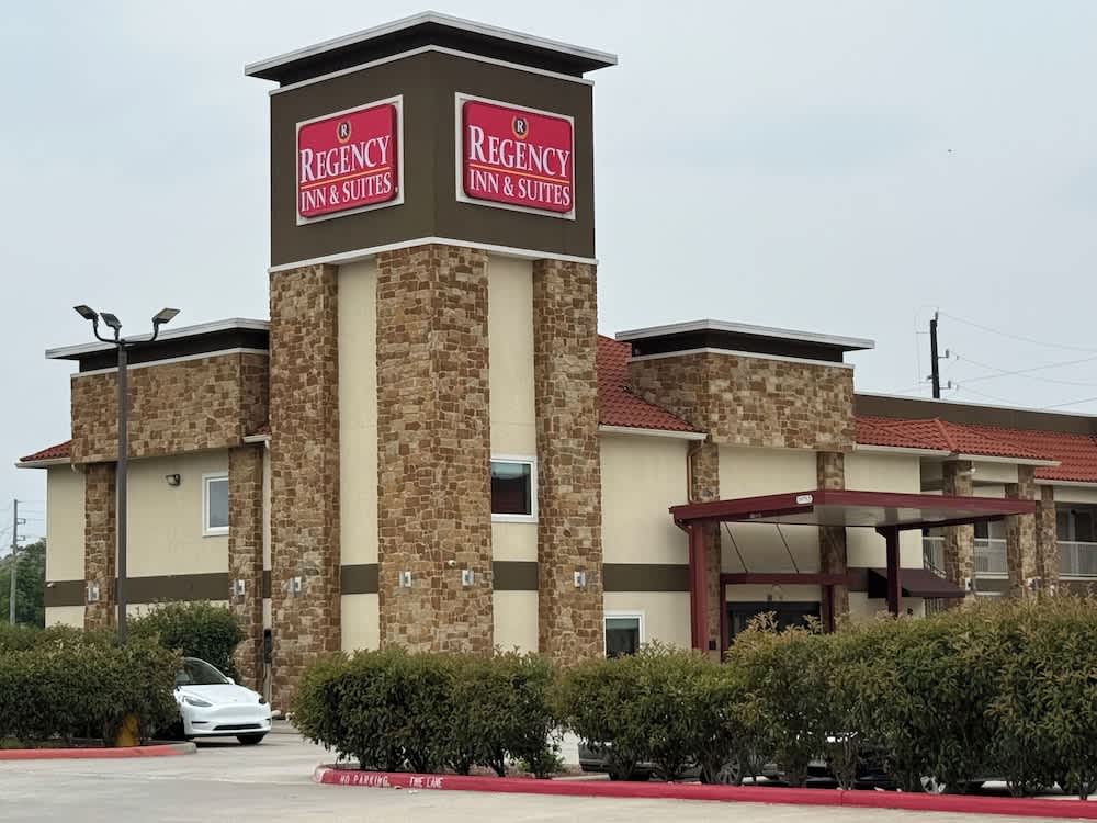 Regency Inn & Suites Humble FM1960 - IAH Airport 1