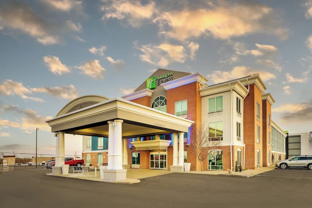 Holiday Inn Express & Suites RICHMOND by IHG 1