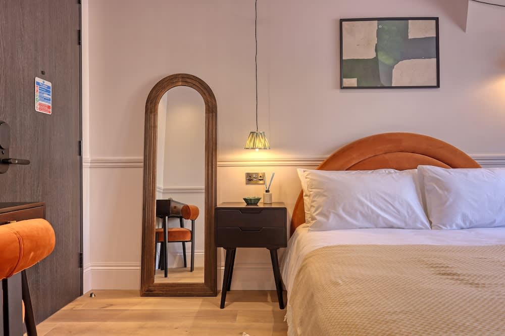 The Carlton Tavern Hotel 1