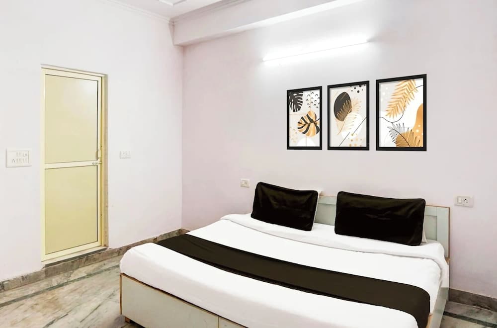 Hotel Maharaja Noida 2