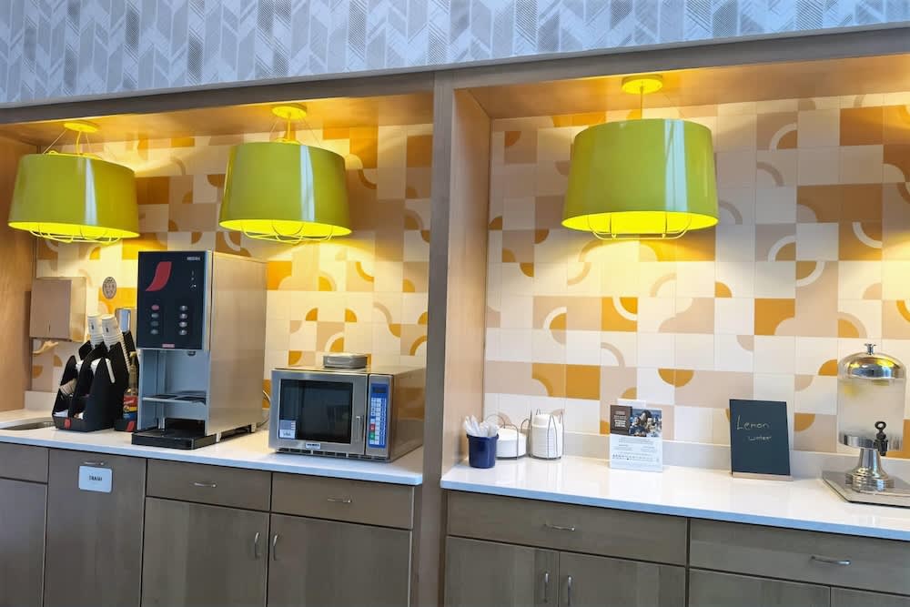 Days Inn & Suites by Wyndham Wausau 3