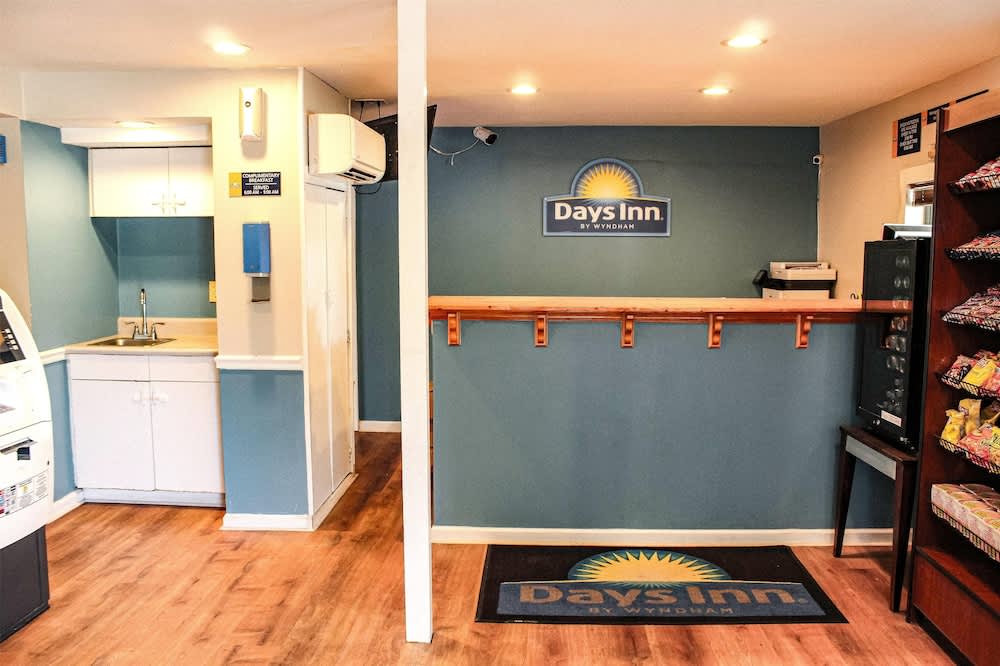 Days Inn by Wyndham Little River 2