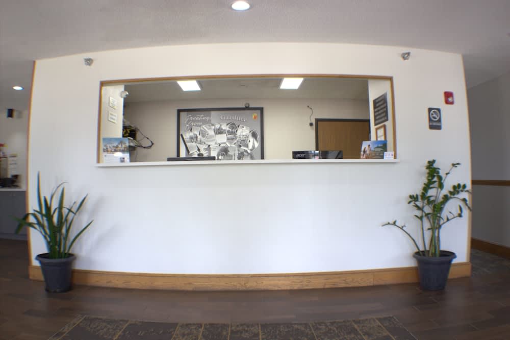 Super 8 by Wyndham Gardner 2
