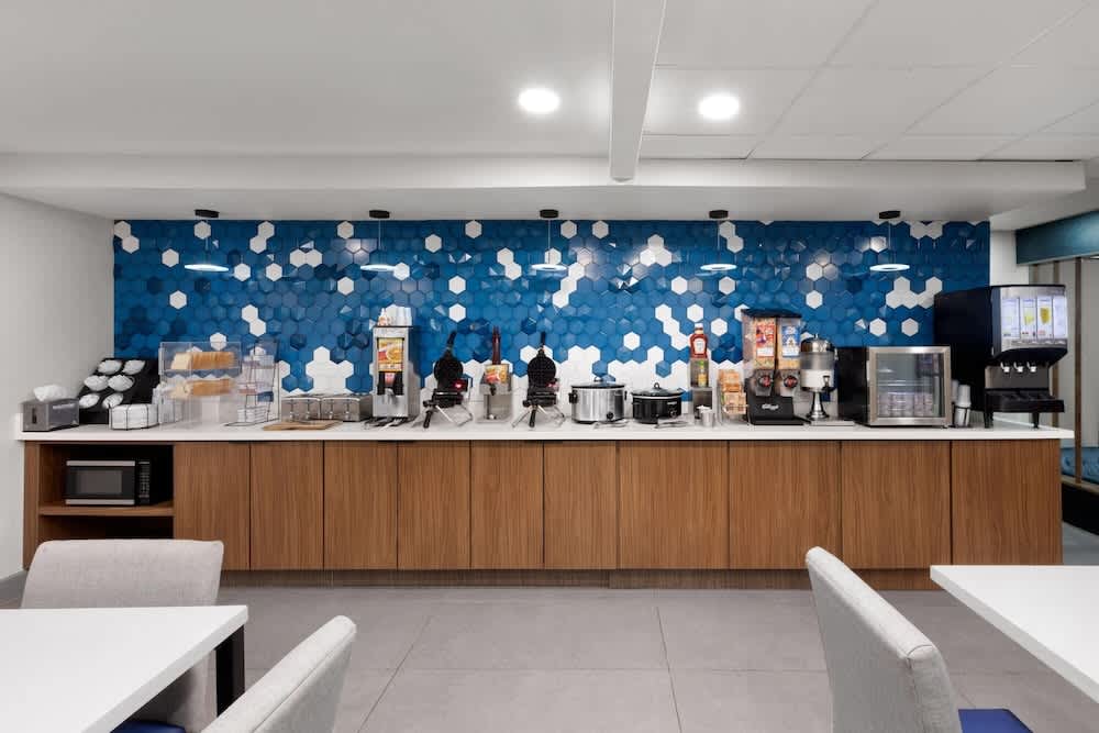 La Quinta by Wyndham Houston Stafford Sugarland 1