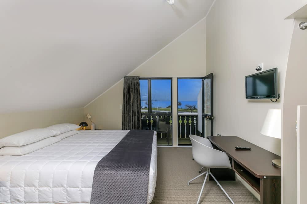 Le Chalet Suisse Motel Taupo 2