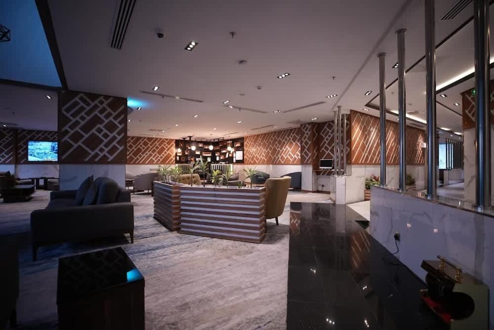 White Diamond Hotel Sari 2