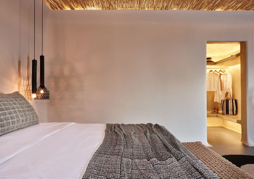 Incognito Beach Villa Santorini 2