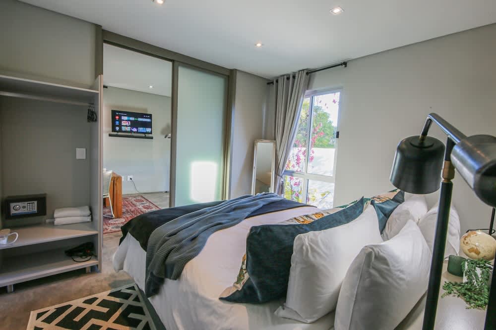 Suite 9 The Village 5