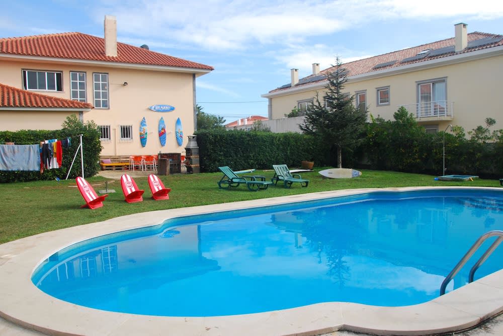 Carcavelos Surf Hostel 1
