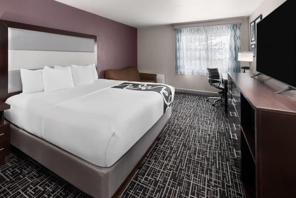 La Quinta Inn & Suites by Wyndham Fort Collins, Colorado 1