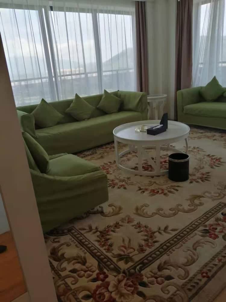 Wyndham Garden Hotel 2